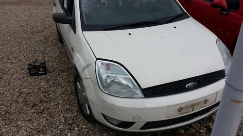 Dezmembrez piese pentru Ford Fiesta 1.4