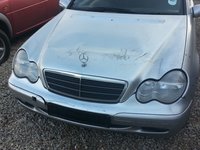 Dezmembrez piese pentru Mercedes C220