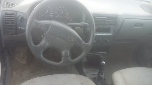 Dezmembrez polo din 1997 motor de 1.0