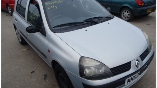 Dezmembrez Renault Clio 1.2 benzina an 2002