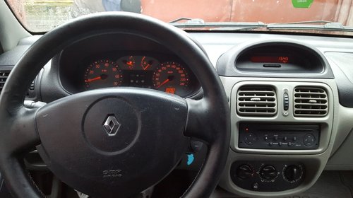 Dezmembrez Renault Clio 1.5 dci 2004