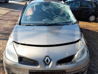 Dezmembrez renault clio 1.5 dci 2012 combi break