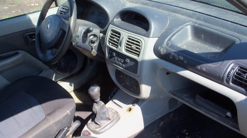 Dezmembrez Renault Clio, 1.5 DCI, an 2004