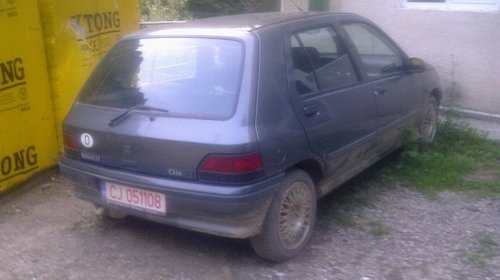 Dezmembrez Renault Clio 1