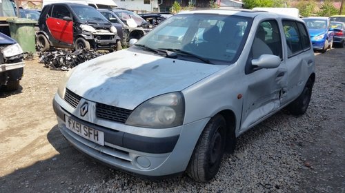 Dezmembrez Renault Clio 2 1.2 16V 55kw 75cp 2