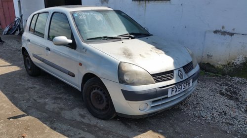 Dezmembrez Renault Clio 2 1.2 16V 55kw 75cp 2002