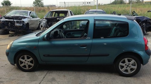 Dezmembrez Renault Clio 2 1.5 DCI