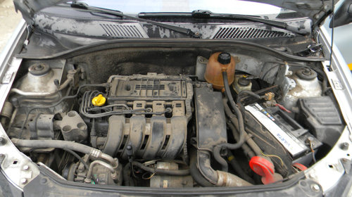 Dezmembrez Renault CLIO 2 / SYMBOL 1 1998 - 2008 1.2 16V (BB05, BB0W, BB11, BB27, BB2T, BB2U, BB2V, CB05...) D4F 712 ( CP: 75, KW: 55, CCM: 1149 ) Benzina