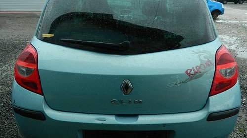 Dezmembrez Renault Clio - 2000