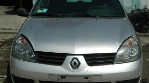 Dezmembrez Renault Clio , 2001-2005