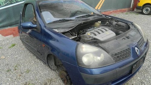 Dezmembrez Renault Clio - 2001