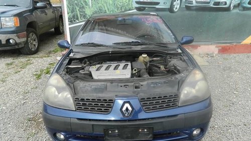 Dezmembrez Renault Clio - 2001