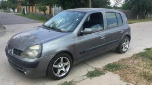 Dezmembrez Renault clio 2003 1.5 dci