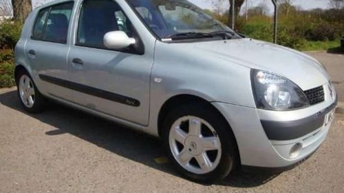 Dezmembrez Renault clio 2003 1.5 dci