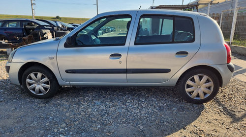 Dezmembrez Renault Clio 2003 Hatchback 1.5 dci 48kw