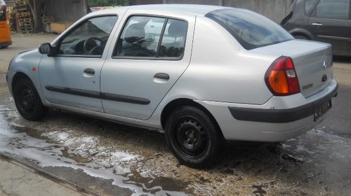 Dezmembrez Renault Clio 2004 BERLINA 1.5 euro 3