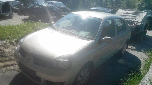 Dezmembrez renault clio 2006