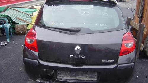 Dezmembrez Renault Clio 3 1.5 DCI 2006