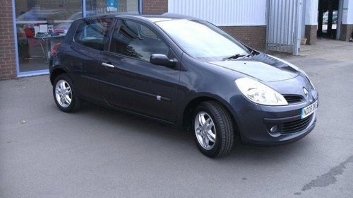 Dezmembrez Renault Clio 3 din 2007