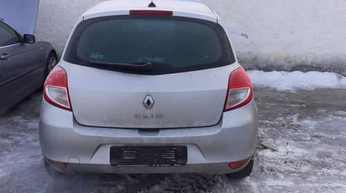 Dezmembrez Renault Clio 3 din 2010