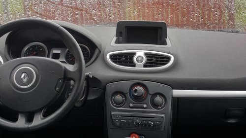 Dezmembrez renault clio 3