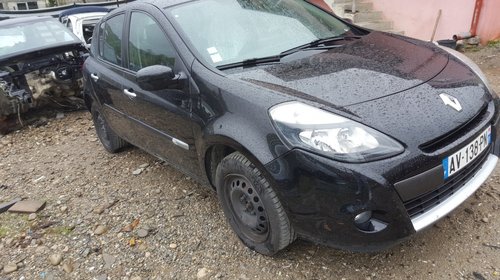 Dezmembrez renault clio 3