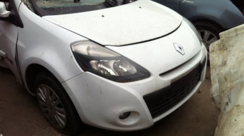 Dezmembrez Renault Clio 3