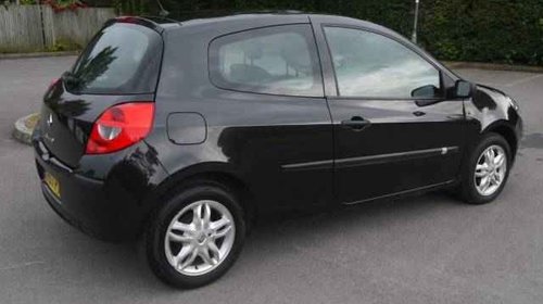 Dezmembrez Renault Clio 3