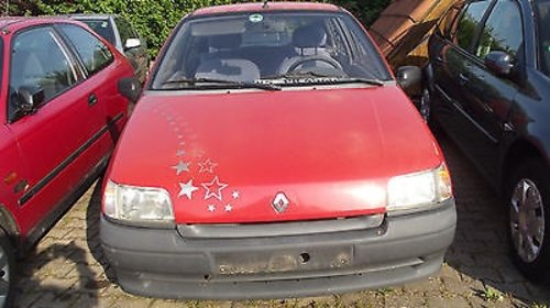 Dezmembrez Renault Clio an 1991-1998