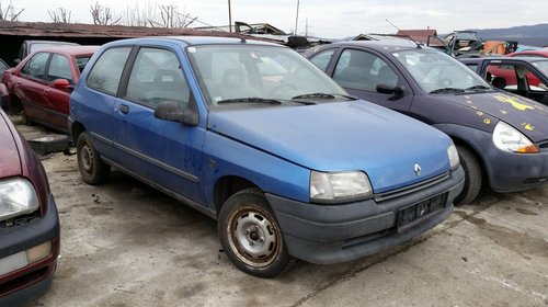 Dezmembrez Renault Clio, an 1993, 2 usi, 1.2 
