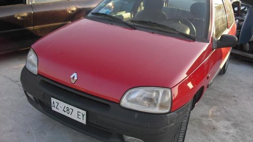 Dezmembrez Renault Clio, an 1997, 2 usi, 1.2 