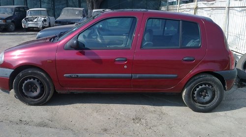 Dezmembrez Renault Clio an 2000, motor 1870 cc, diesel