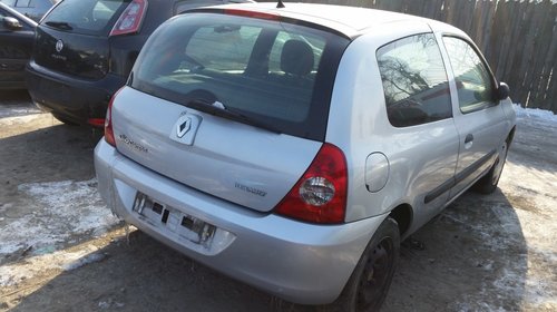 Dezmembrez Renault Clio, an 2005, 2 usi, 1.2 