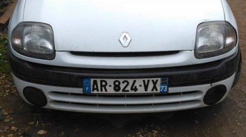 Dezmembrez renault clio , an de fabricatie 20