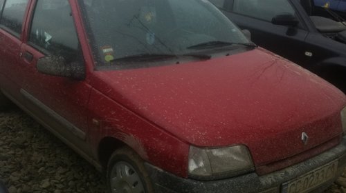 Dezmembrez Renault Clio din 1995