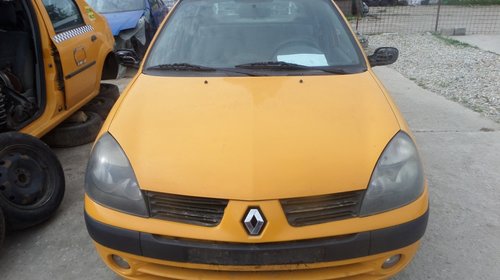 Dezmembrez Renault Clio din 2005