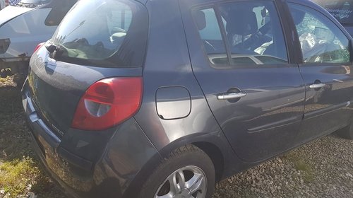 DEZMEMBREZ RENAULT CLIO DIN 2006