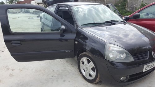 Dezmembrez Renault Clio II 2005 hatchback 1.2