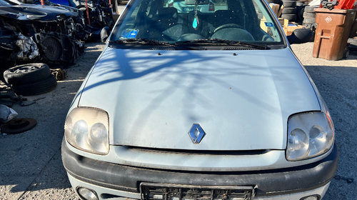 Dezmembrez Renault Clio II non-facelift 1.4i 
