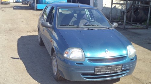 Dezmembrez Renault Clio Simbol an 2000, motor