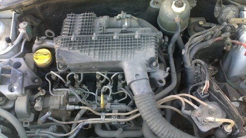 Dezmembrez Renault Clio Symbol 1.5 dci 2002