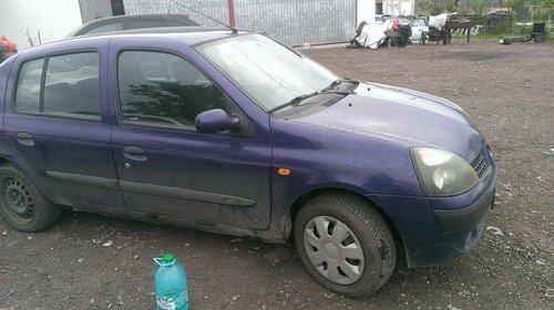 Dezmembrez Renault Clio Symbol 2000-2005 motor 1.5 dci