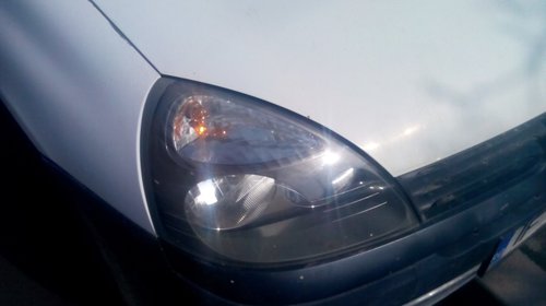 Dezmembrez renault clio symbol culore alb