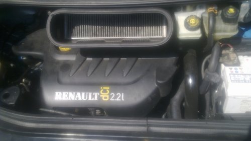 dezmembrez Renault Espace 2.2 dci 150 cp 2004