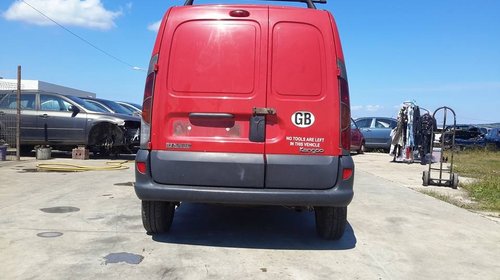 Dezmembrez renault kango motor 1,5 dci