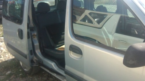 Dezmembrez renault kangoo 1,4 benzina