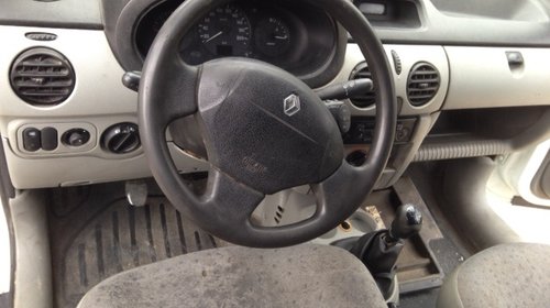 Dezmembrez Renault Kangoo 1.5 diesel an 2006