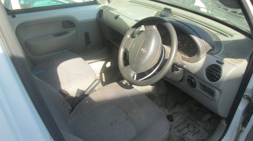 Dezmembrez renault kangoo 1.9 d 2000