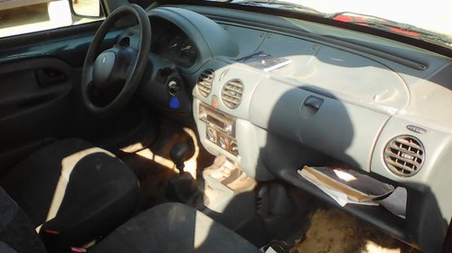 Dezmembrez renault kangoo 1,9diesel