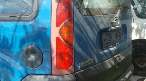 Dezmembrez Renault Kangoo 1999